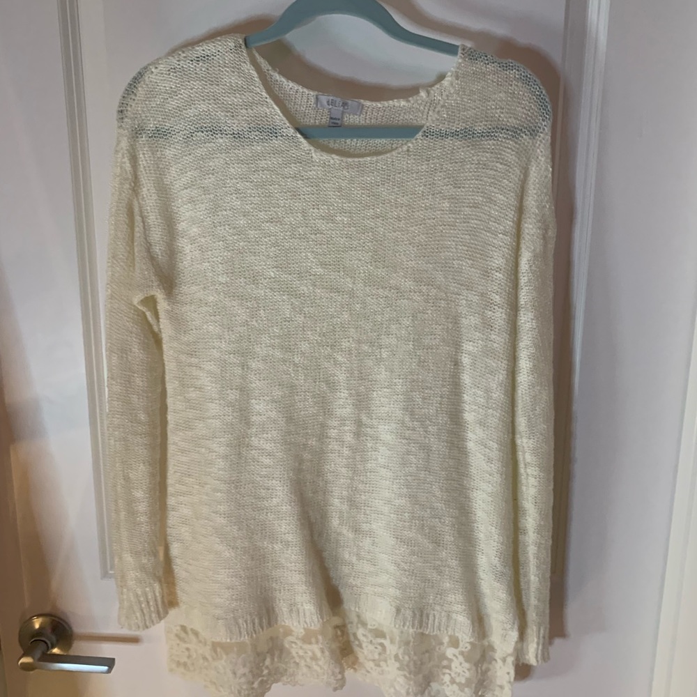 Cream knit sweater w/ lace, flowy, fits sized S-M